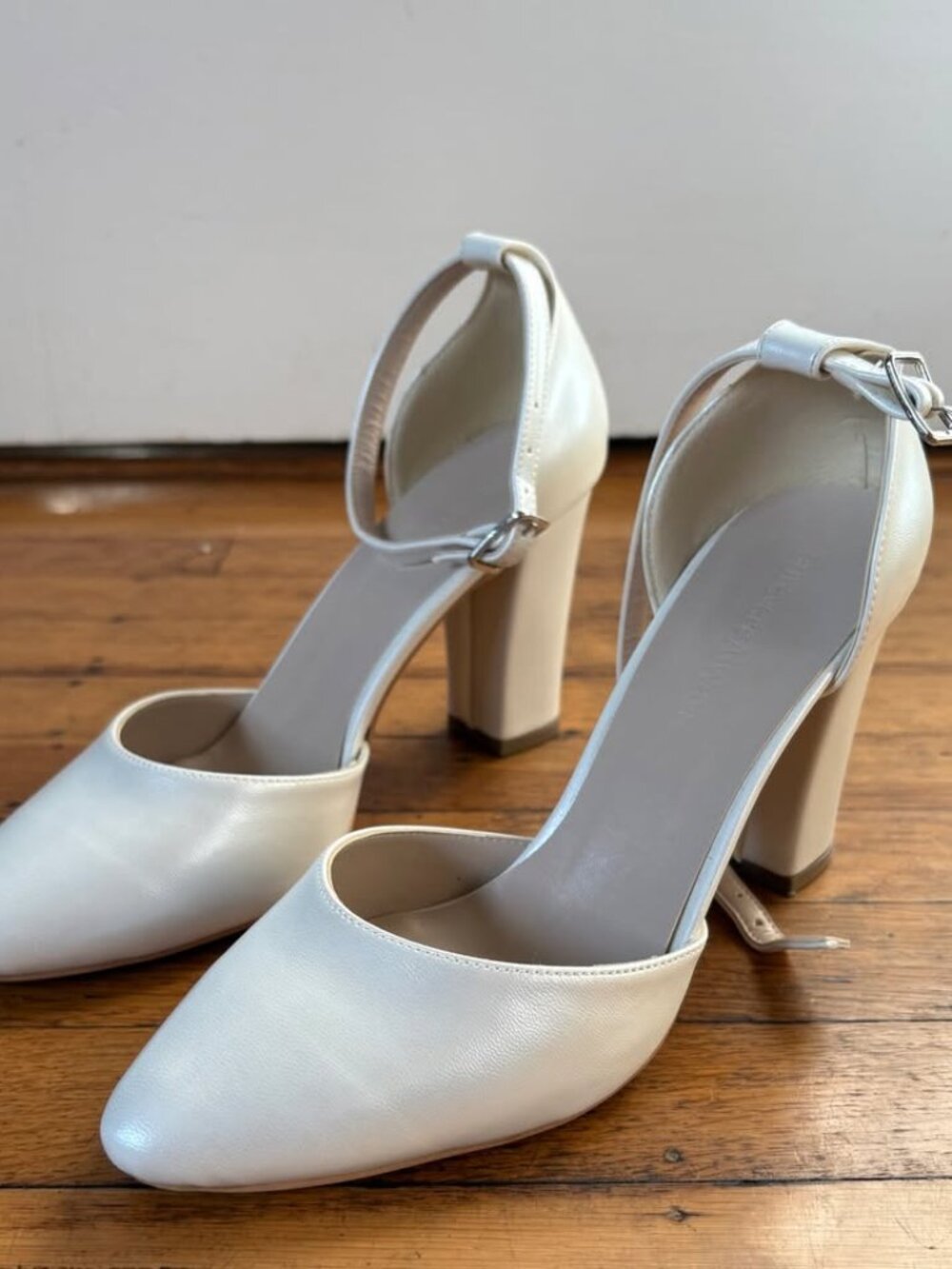 Gisele Ivory Closed Toe High Block Heels - Size 7